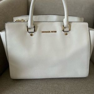 Michael Kors Leather bag